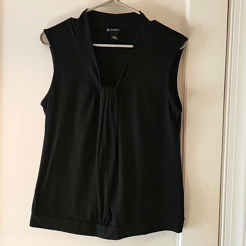 New directions medium sleeveless top